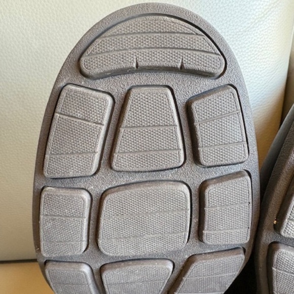 UGG Australia sz US 10 (UK 8, EU 41) Women's premium leather Chelsea boots brown - Picture 14 of 16